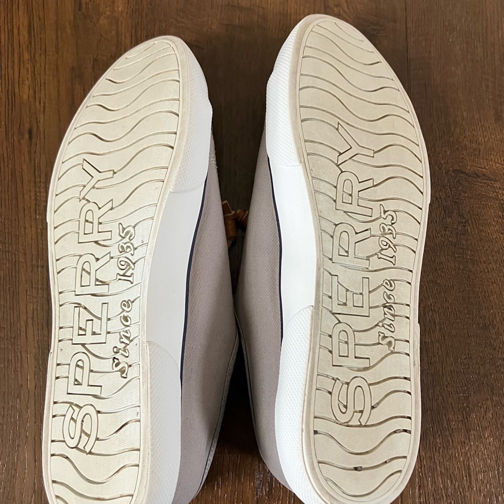 Sperry sneaker size 9 - Picture 5 of 7